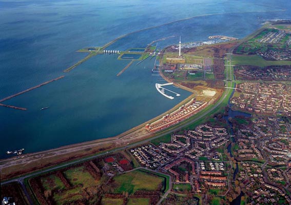 lelystad%20vanuit%20de%20lucht.jpg