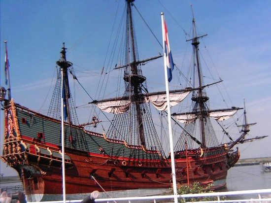 batavia-ship-lelystad.jpg